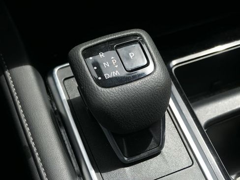 Used 2025 Nissan Pathfinder SV FWD image 35