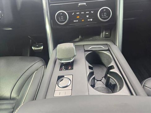 Used 2023 Land Rover Discovery S R-Dynamic image 17