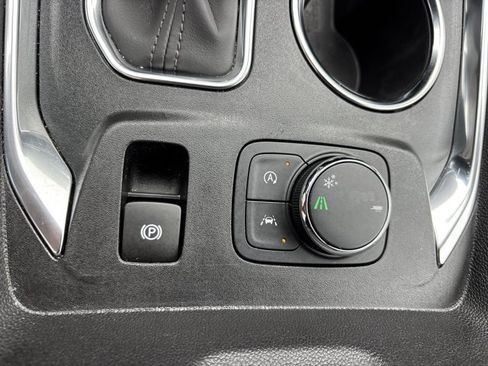 Used 2024 Chevrolet Traverse Premier w/ Redline Edition FWD image 42