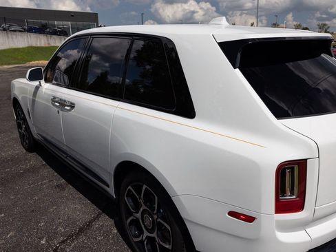 Certified 2022 Rolls-Royce Cullinan Black Badge w/ Dark Exterior Package AWD/4WD image 61
