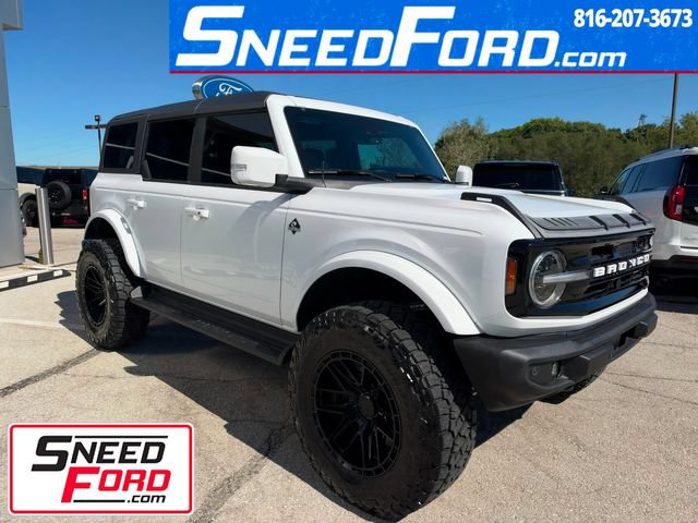 Used 2025 Ford Bronco Outer Banks AWD/4WD image 1