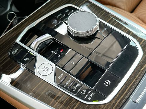 Certified 2024 BMW X5 xDrive40i w/ M Sport Package image 17