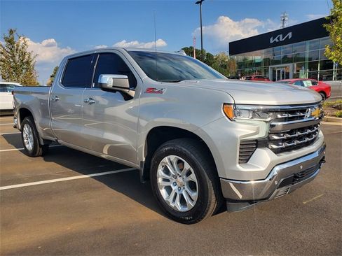 Used 2022 Chevrolet Silverado 1500 LTZ w/ LTZ Premium Package image 3