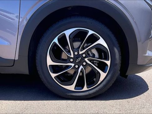 Used 2022 Chevrolet Bolt EUV Premier FWD image 9