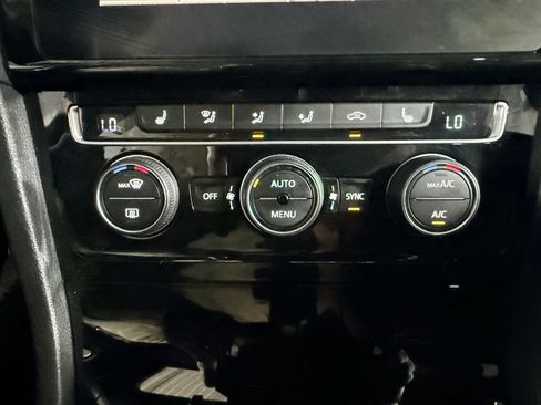 Used 2018 Volkswagen GTI Autobahn FWD image 39