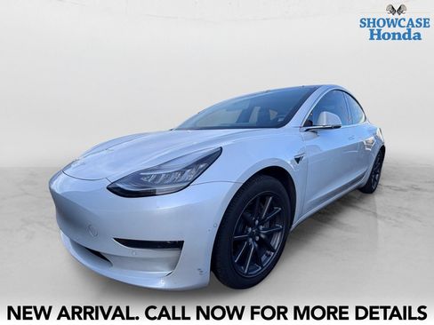 Used 2020 Tesla Model 3 Standard Range RWD image 2