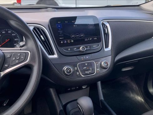 Used 2025 Chevrolet Malibu LS image 7