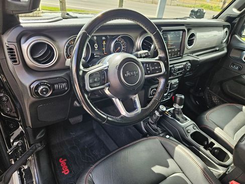 Used 2020 Jeep Gladiator Overland AWD/4WD image 13