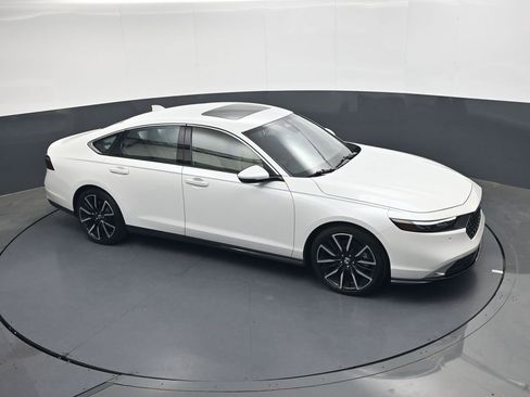 Certified 2024 Honda Accord Touring image 18