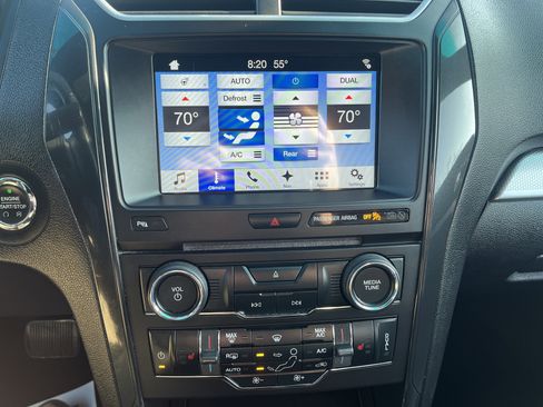 Used 2017 Ford Explorer XLT w/ Equipment Group 202A image 28