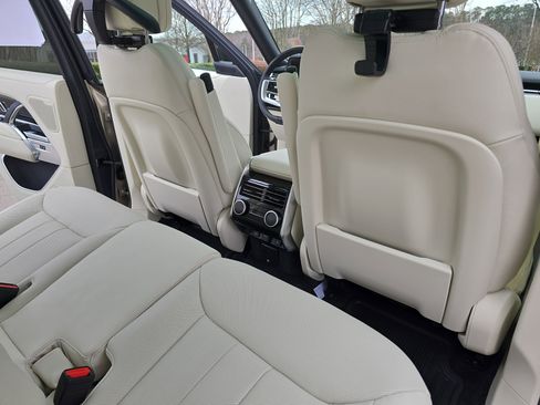 New 2026 Land Rover Range Rover SE image 11