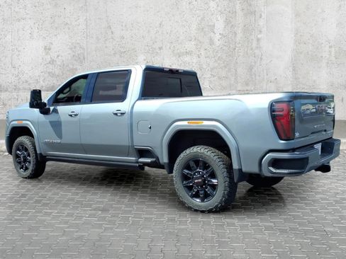 Used 2024 GMC Sierra 2500 AT4 w/ AT4 Premium Plus Package AWD/4WD image 11