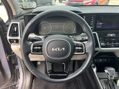 Used 2022 Kia Sorento S w/ Panoramic Sunroof Package FWD image 14