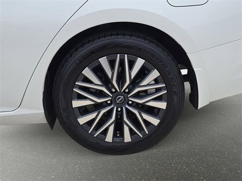 Used 2024 Nissan Altima 2.5 SV image 35
