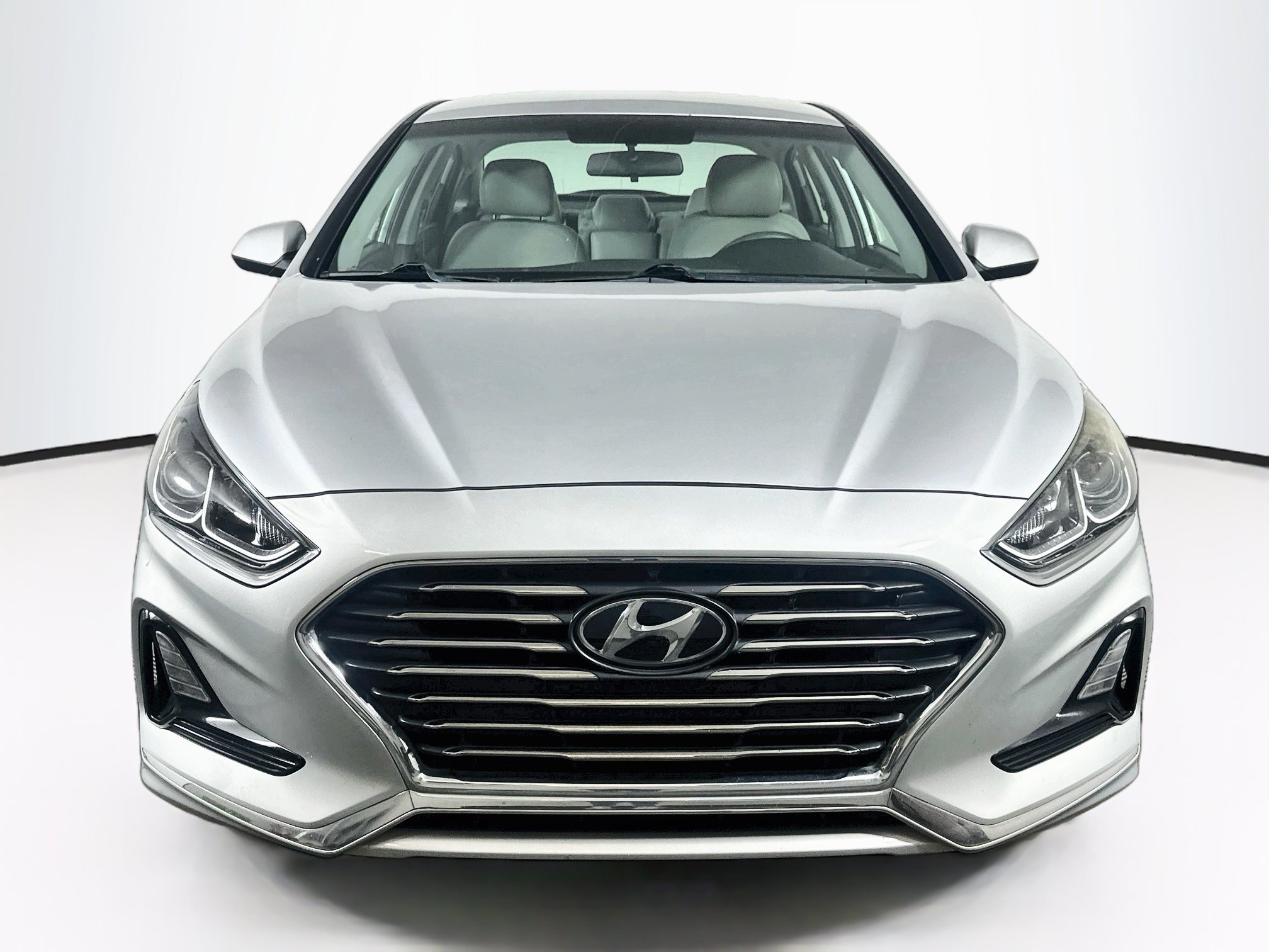 Used 2018 Hyundai Sonata SE FWD image 2