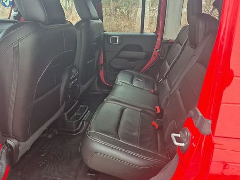 Used 2021 Jeep Wrangler Unlimited Sahara image 12