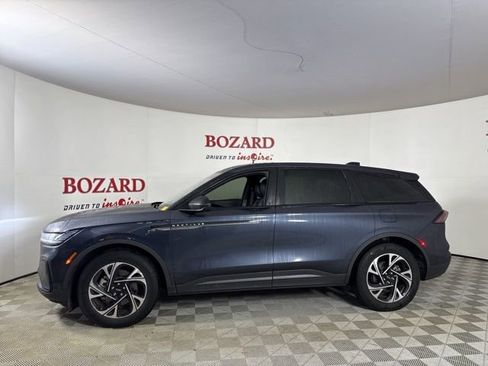 Used 2024 Lincoln Nautilus Premier w/ Jet Appearance Package image 5