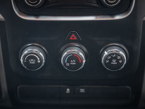 Used 2015 RAM 1500 Express image 29