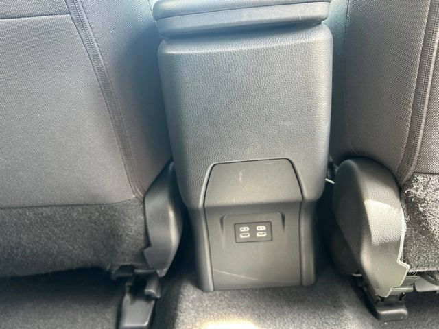 Used 2026 Toyota Prius LE FWD image 30