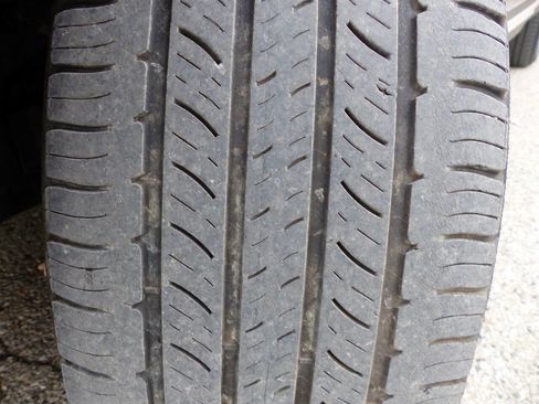 Used 2019 Ford Explorer XLT image 15