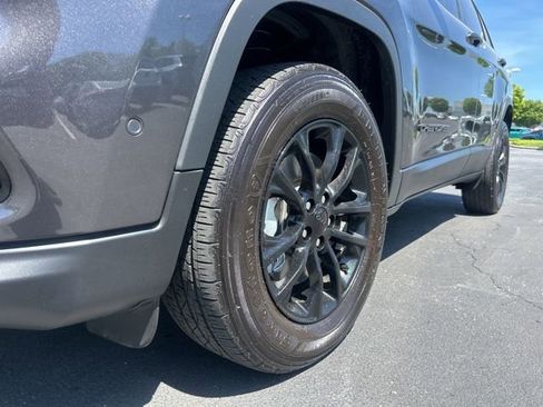 Used 2023 Jeep Cherokee Altitude Lux AWD/4WD image 14