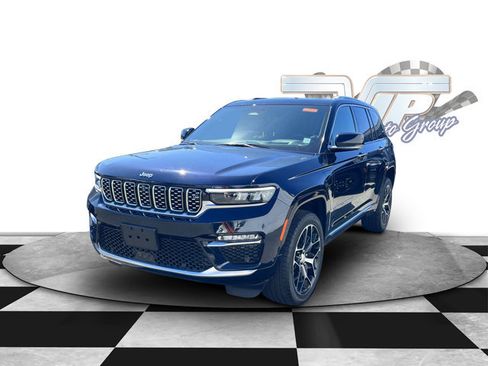 Used 2022 Jeep Grand Cherokee Summit AWD/4WD image 2