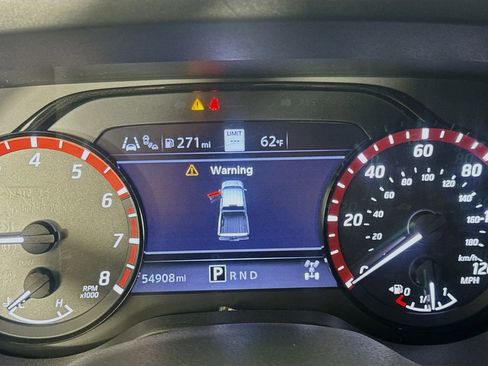 Used 2021 Nissan Titan PRO-4X w/ Pro-4x Convenience Package image 14