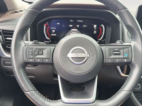 Used 2023 Nissan Rogue Platinum FWD image 16