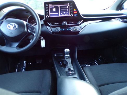 Used 2019 Toyota C-HR LE FWD image 30