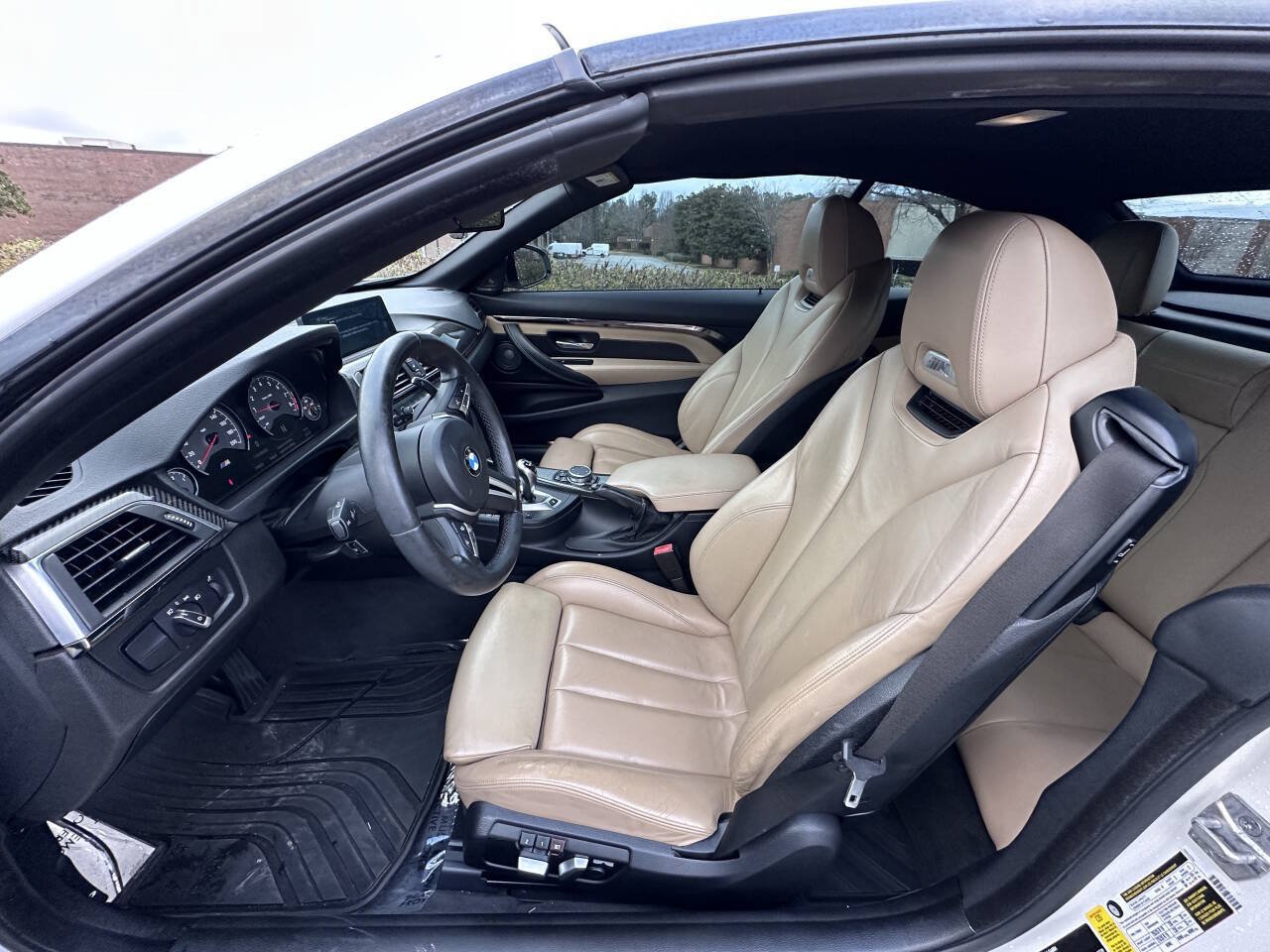 Used 2016 BMW M4 Convertible w/ Executive Package RWD image 10