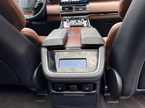 Used 2023 Lincoln Navigator Reserve AWD/4WD image 28