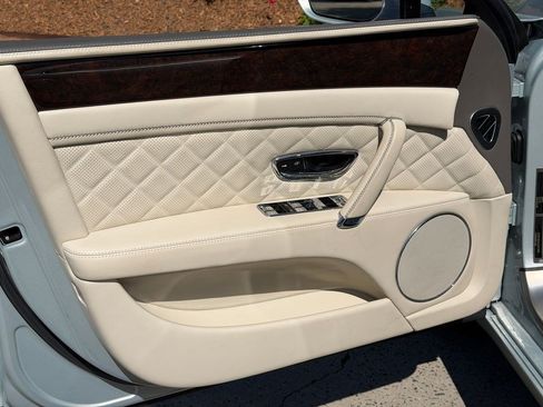 Certified 2018 Bentley Flying Spur V8 AWD/4WD image 14