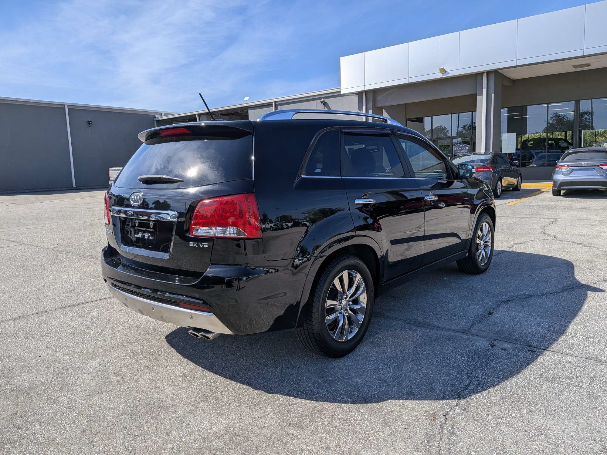 Used 2011 Kia Sorento SX FWD image 4