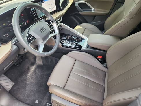 Certified 2025 Audi Q5 Premium Plus w/ Premium Plus AWD/4WD image 16