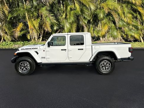 New 2026 Jeep Gladiator Rubicon w/ Steel Power Dome Hood Package AWD/4WD image 2