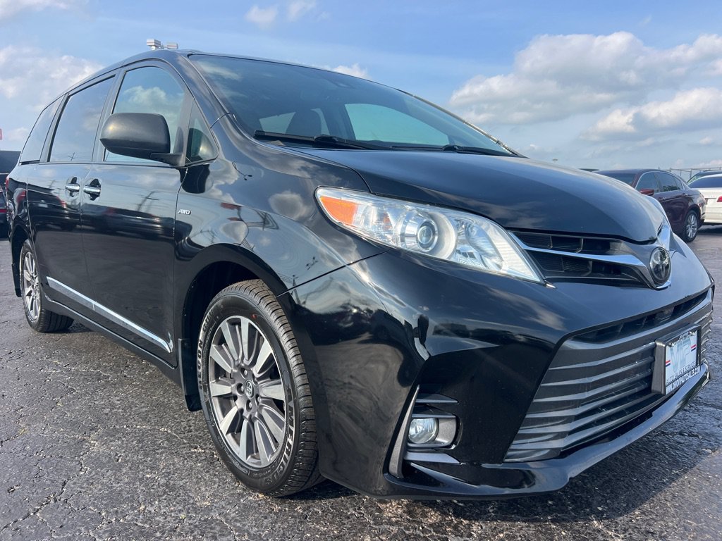 Used 2020 Toyota Sienna XLE AWD/4WD image 1