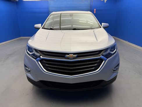 Used 2019 Chevrolet Equinox LT FWD image 3