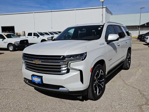 Used 2023 Chevrolet Tahoe High Country AWD/4WD image 4
