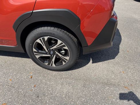 Used 2025 Subaru Crosstrek 2.0i Premium image 9