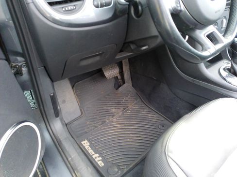 Used 2014 Volkswagen Beetle 2.5 FWD image 38