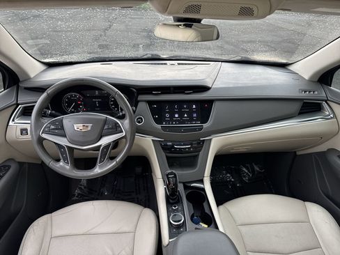 Used 2020 Cadillac XT5 Premium Luxury FWD image 13