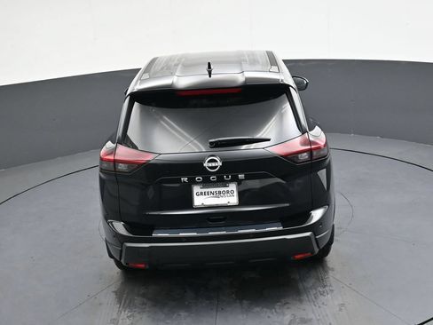 Certified 2026 Nissan Rogue SV FWD image 32