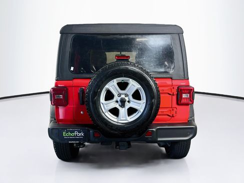 Used 2018 Jeep Wrangler Unlimited Sport S AWD/4WD image 7