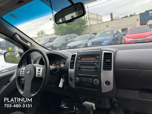 Used 2012 Nissan Frontier SV w/ SV Premium Utility Pkg AWD/4WD image 13