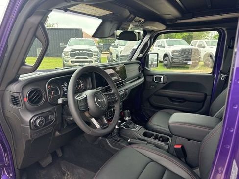 Used 2026 Jeep Wrangler Unlimited Rubicon AWD/4WD image 14