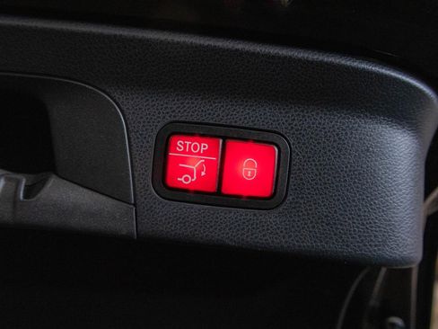 Used 2020 Mercedes-Benz GLC 300 4MATIC Coupe image 25