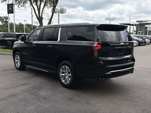 Used 2025 Chevrolet Suburban Premier RWD image 5