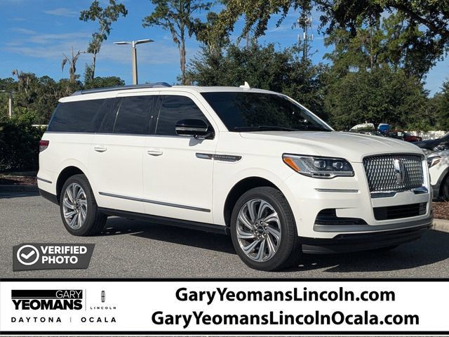 Used 2023 Lincoln Navigator L Reserve AWD/4WD image 1
