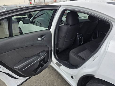 Used 2021 Dodge Charger SXT w/ Driver Convenience Group image 17