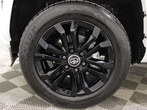 Used 2025 Toyota 4Runner Platinum AWD/4WD image 36
